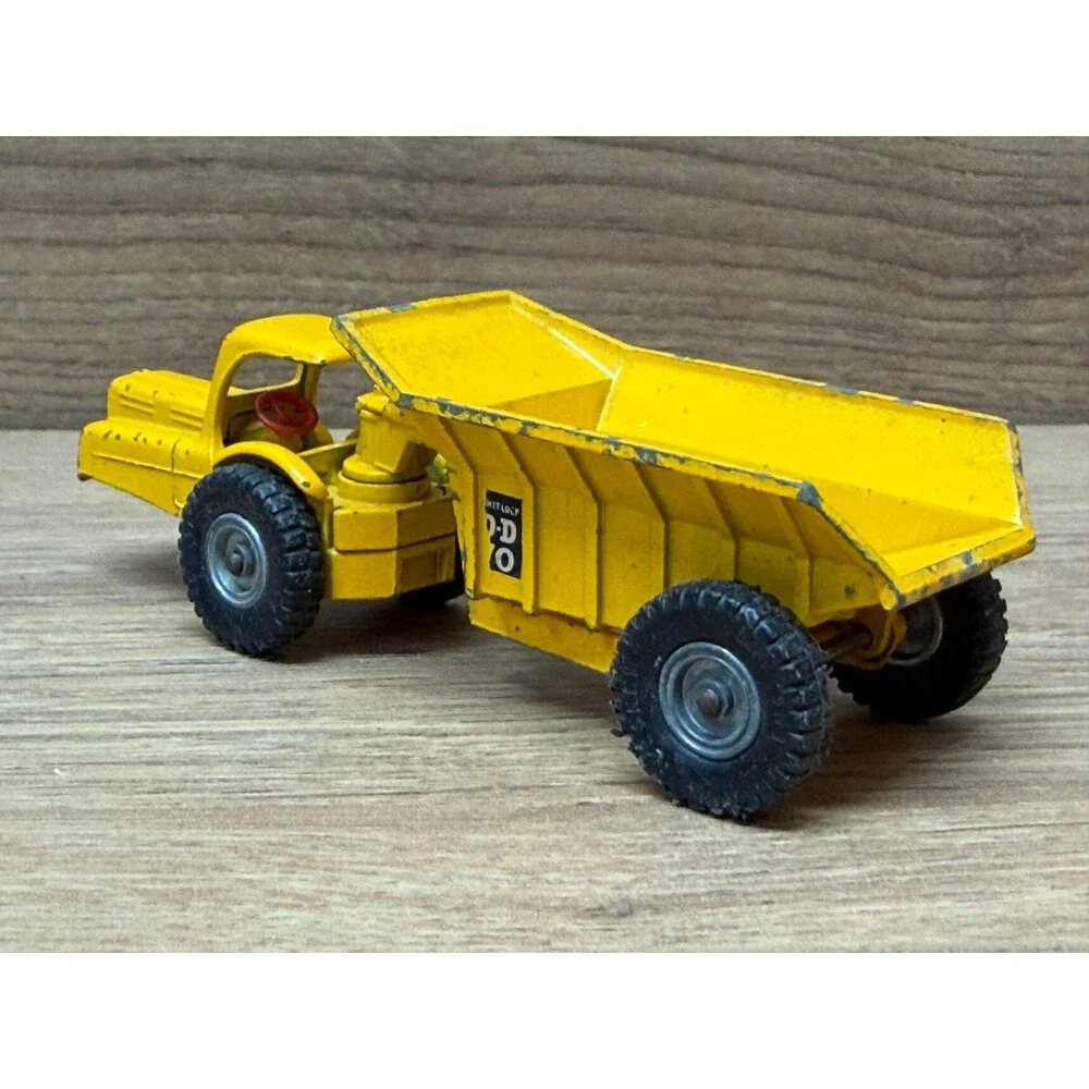 Lesney Matchbox No. 10 Dinkum Dumper Major Pack 1:64 - Vintage